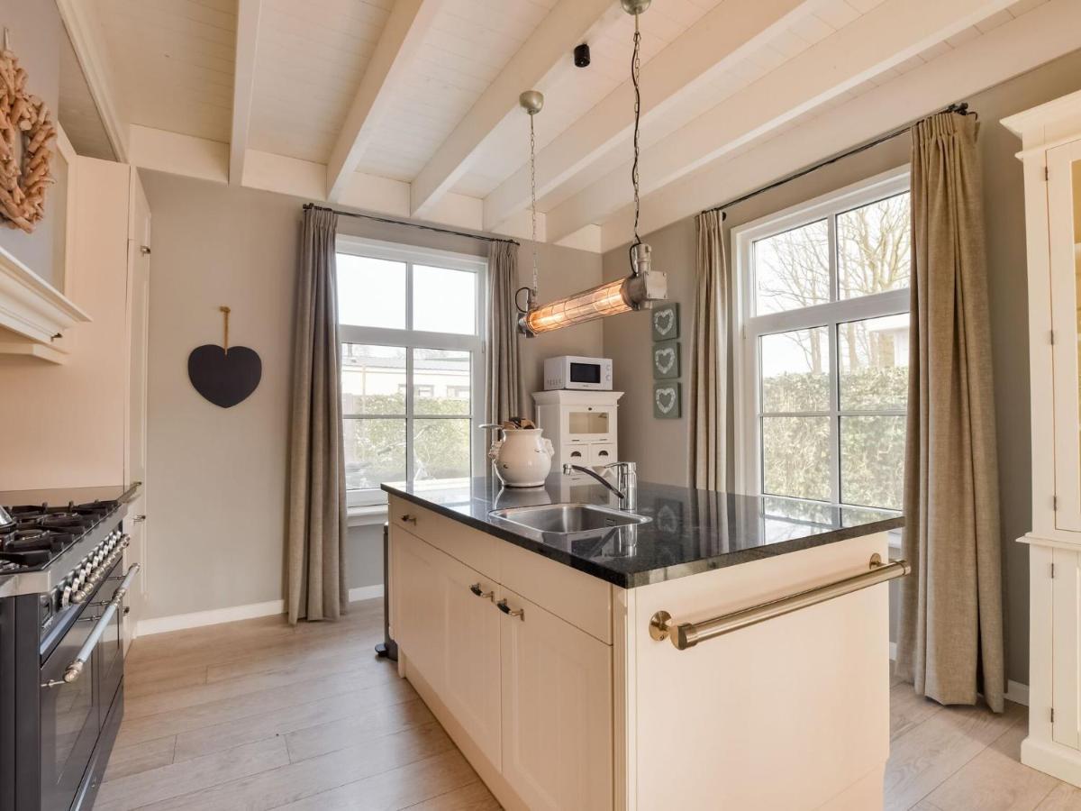 Great With A Heated Pool Ferienhaus Kaatsheuvel